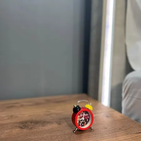 Accommodatie bij particulieren Florent's Superb Studio, Free Parking & Garden!!