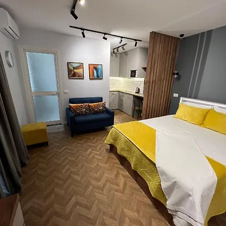 Accommodatie bij particulieren Florent's Superb Studio, Free Parking & Garden!!